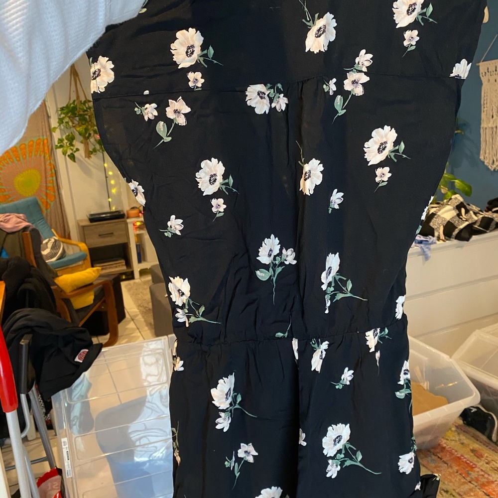 Romper - Picture 2 of 4